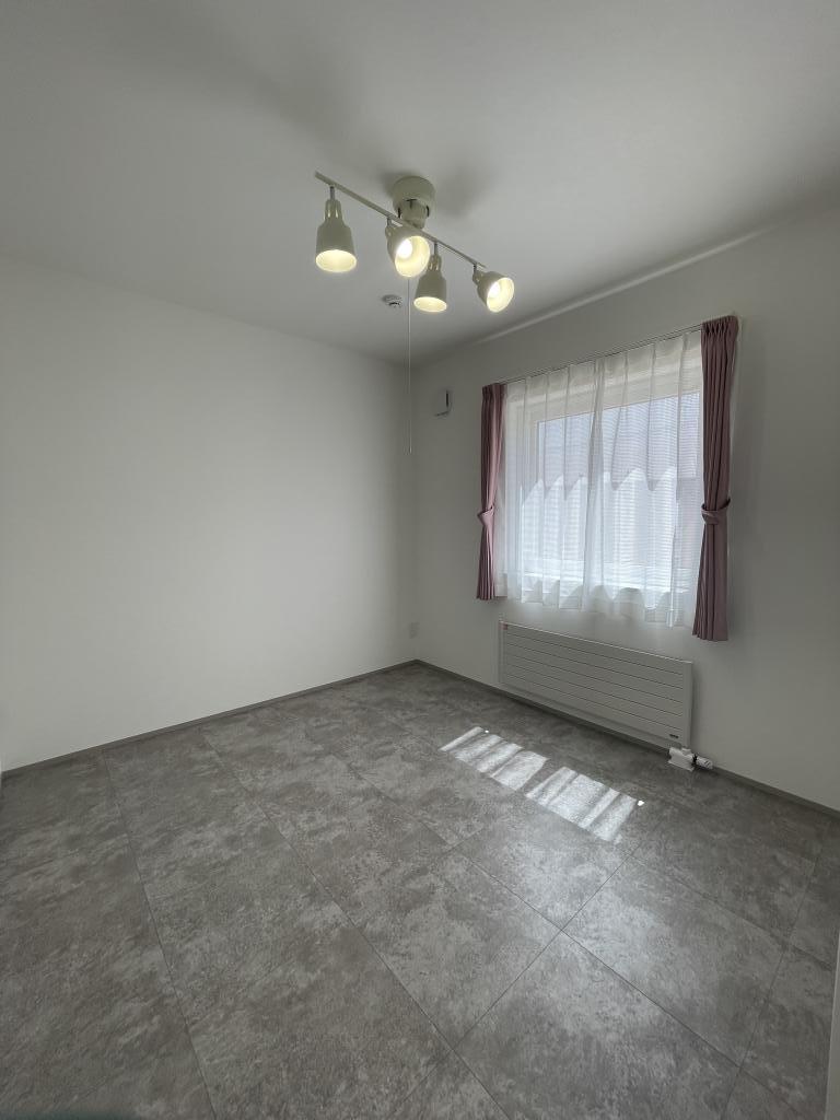 幕別町札内の築浅美邸の中古住宅　※築３年 内観