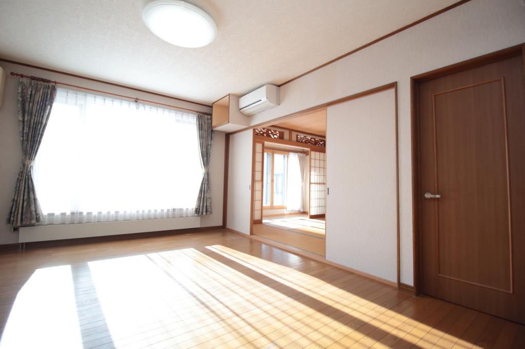 西10条南26丁目　平屋感覚で暮らせる、将来も安心の2階建て中古住宅 内観