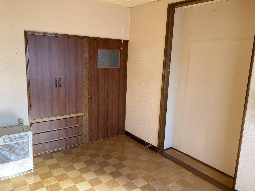 【価格改定】自然豊かな住宅地　南の森西9丁目　5SLDK 中古住宅　車庫・地下有り 内観