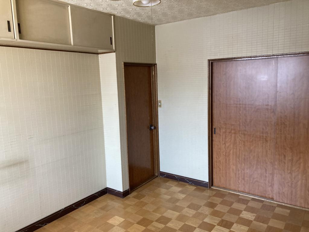 【価格改定】自然豊かな住宅地　南の森西9丁目　5SLDK 中古住宅　車庫・地下有り 内観