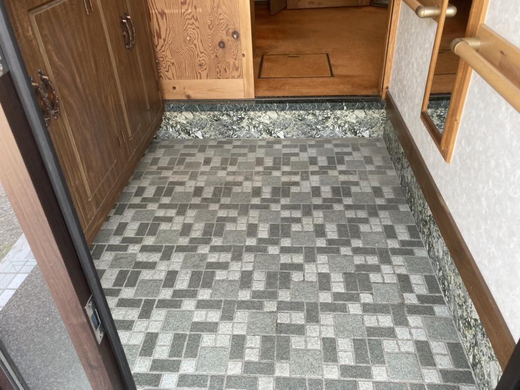 西１１条北７丁目【北西角地！リフォーム向き物件！】 内観