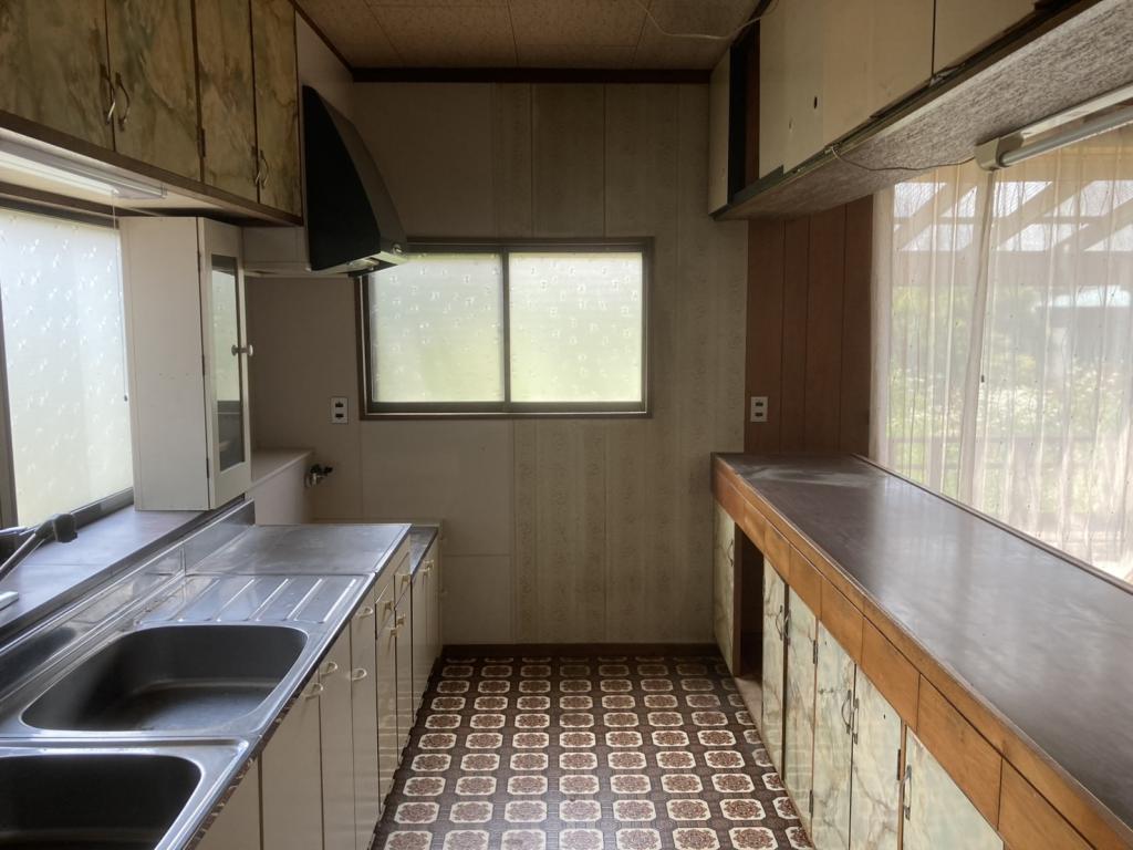 西１１条北７丁目【北西角地！リフォーム向き物件！】 内観