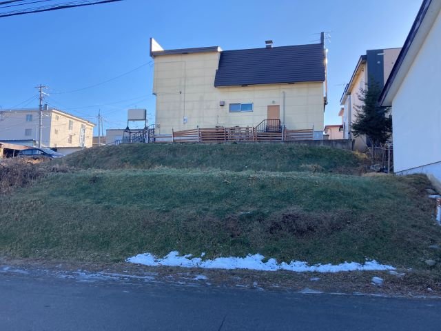 西１６条南６丁目【若葉小学校・第八中学校まで徒歩約８分！】