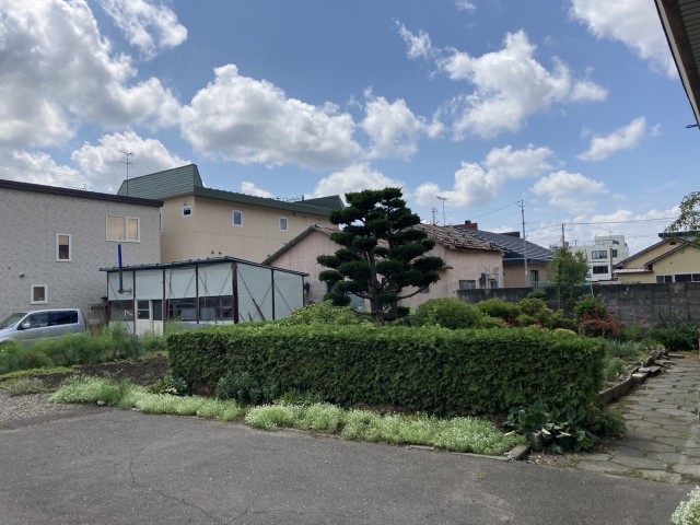 西１５条南１２丁目【約１４０坪の広々とした敷地！】 内観