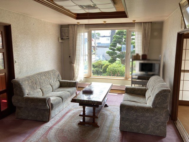 西１５条南１２丁目【約１４０坪の広々とした敷地！】 内観