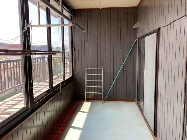 西１５条南１２丁目【約１４０坪の広々とした敷地！】 内観