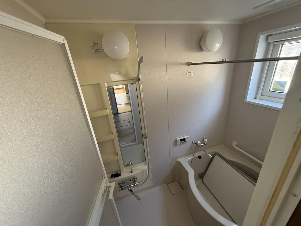 芽室町西３条４丁目1-27　戸建　敷地143.8坪 内観