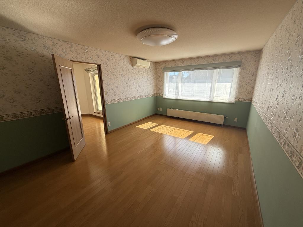 芽室町西３条４丁目1-27　戸建　敷地143.8坪 内観