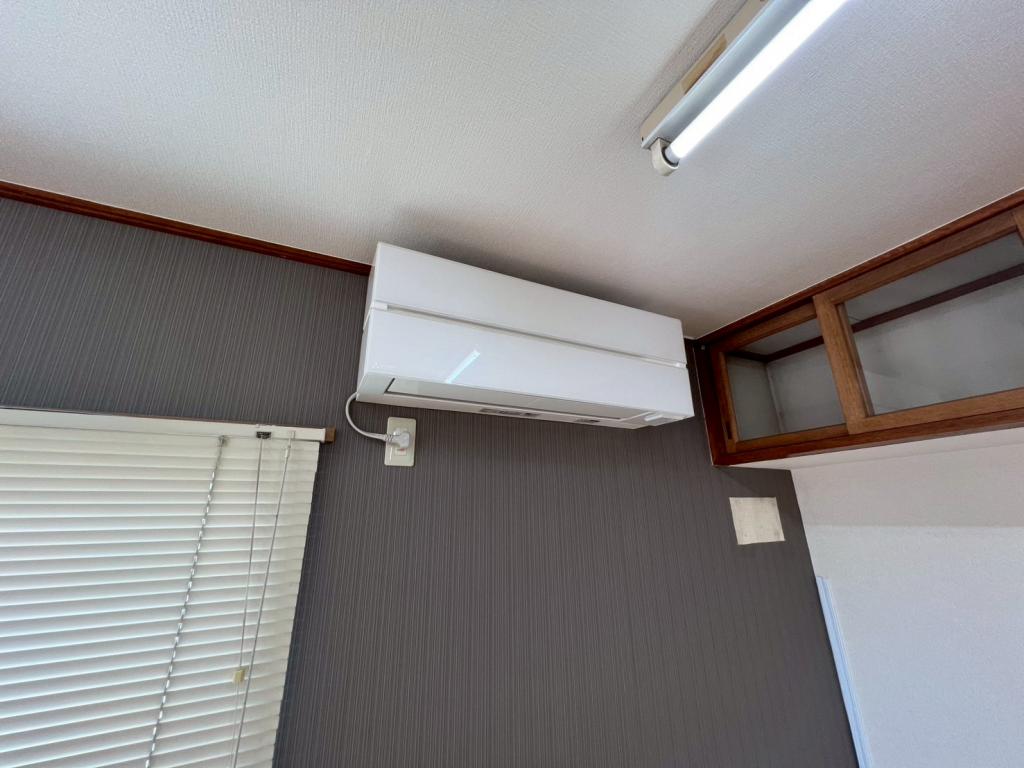 【価格改定】設備充実でフルリフォーム済♪　土地２３７坪♪　西7北5＿事務所 内観