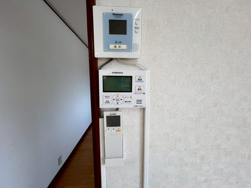 【価格改定】設備充実でフルリフォーム済♪　土地２３７坪♪　西7北5＿事務所 内観