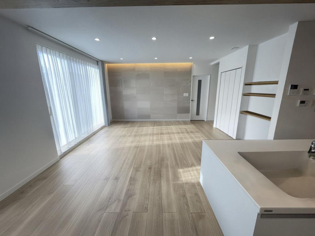 ♪南道路・築４年♪西１７南５＿中古住宅 内観