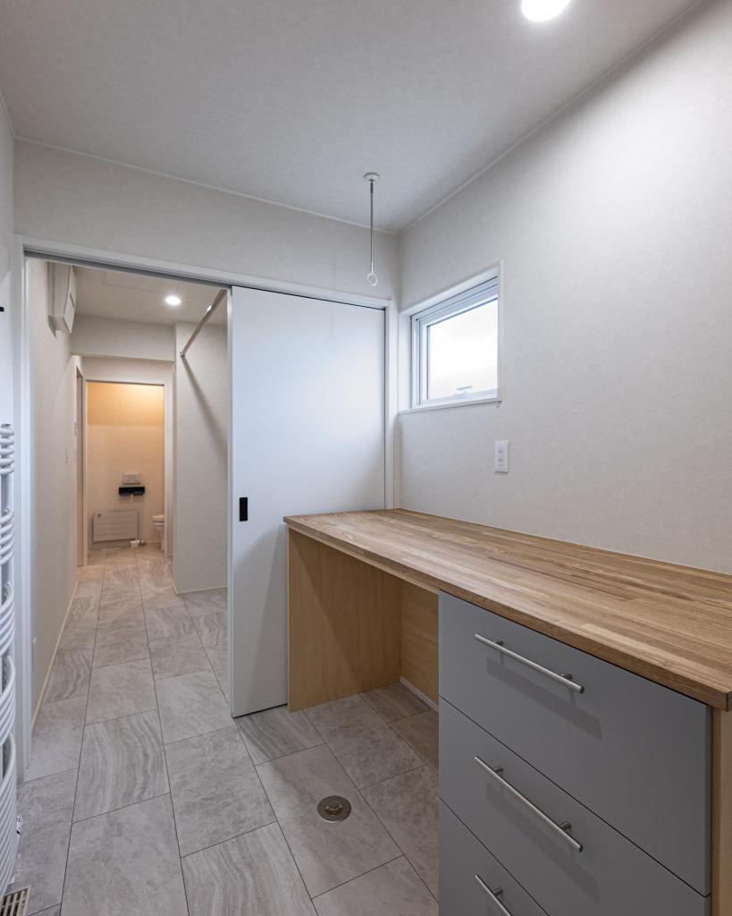 【新築】無垢と造作が心地よい『２階リビングの家』 内観