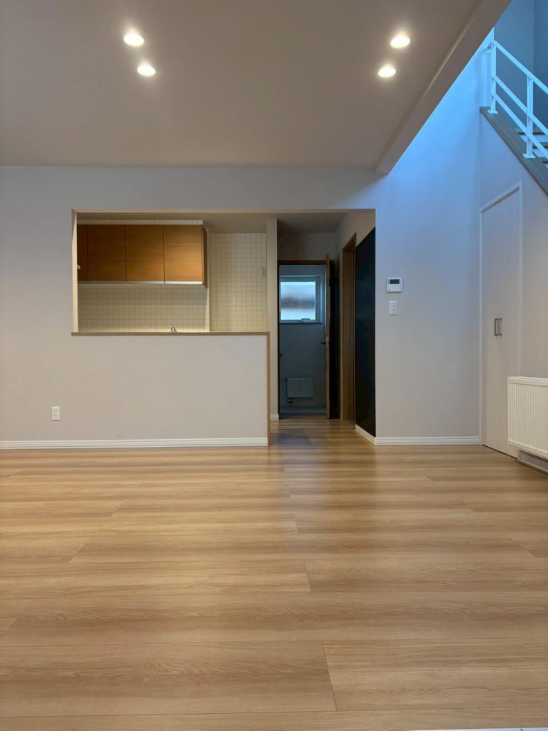 【中古住宅】　帯広市西6条南33丁目　角地　エコジョーズ仕様 内観