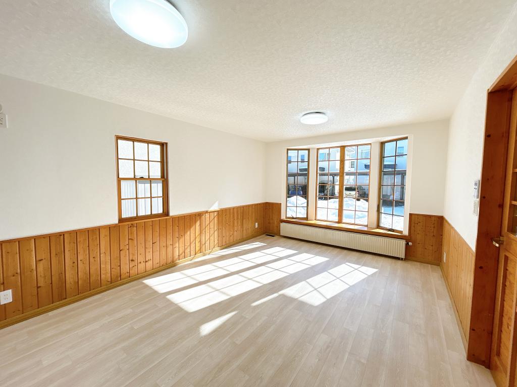 【リフォーム済】幕別町札内北町130-18 内観