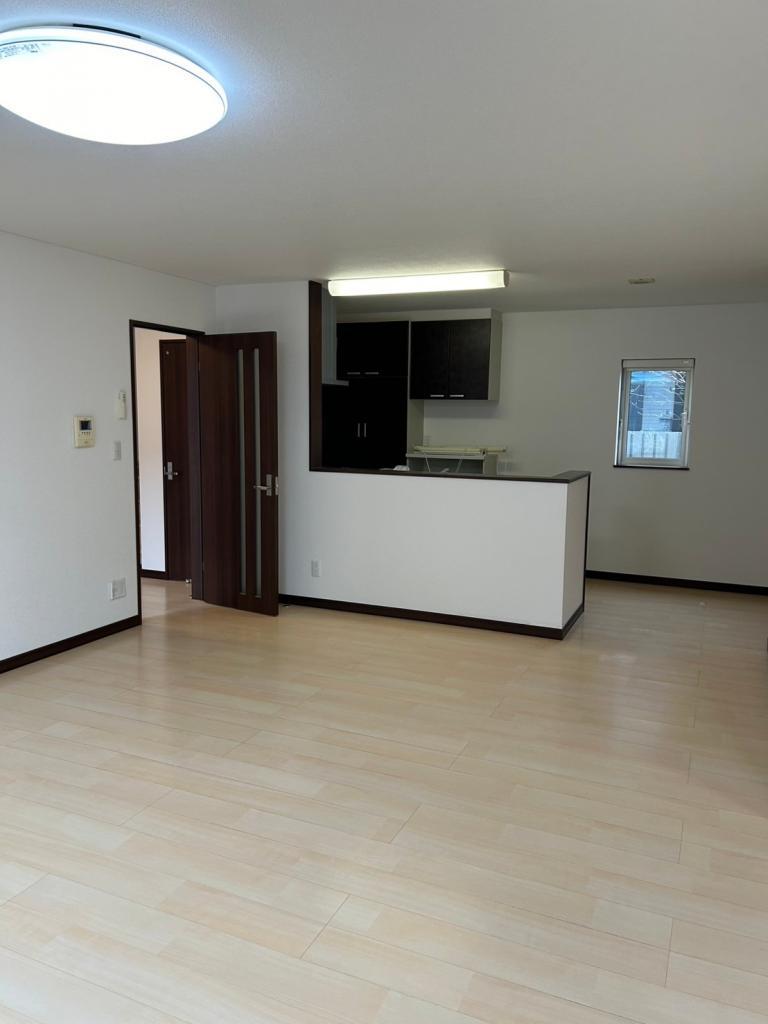 【中古住宅】　帯広市西13条北8丁目　※価格改定　リフォーム済 内観