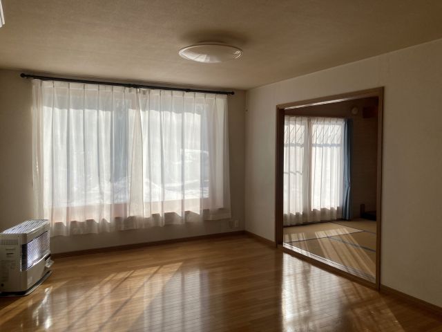 帯広市自由が丘７丁目【リフォーム完備でそのま即入居できます！！】 内観