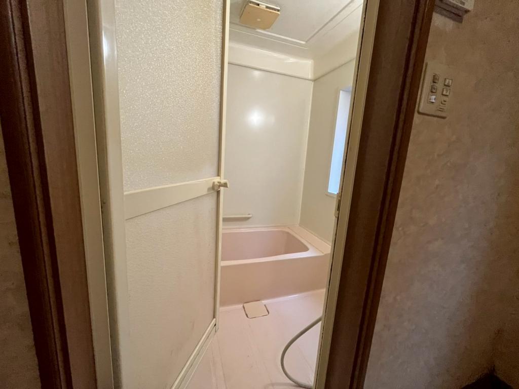 【中古住宅】　帯広市緑ヶ丘2条通　駐車2台可能　大型地下あり  内観