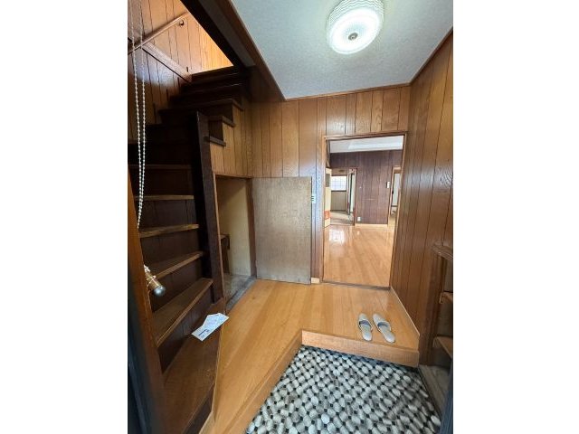 西９条南２５丁目【４ＬＤＫ中古住宅一戸建て！】 内観