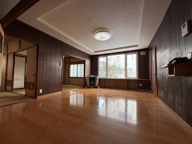 西９条南２５丁目【４ＬＤＫ中古住宅一戸建て！】 内観