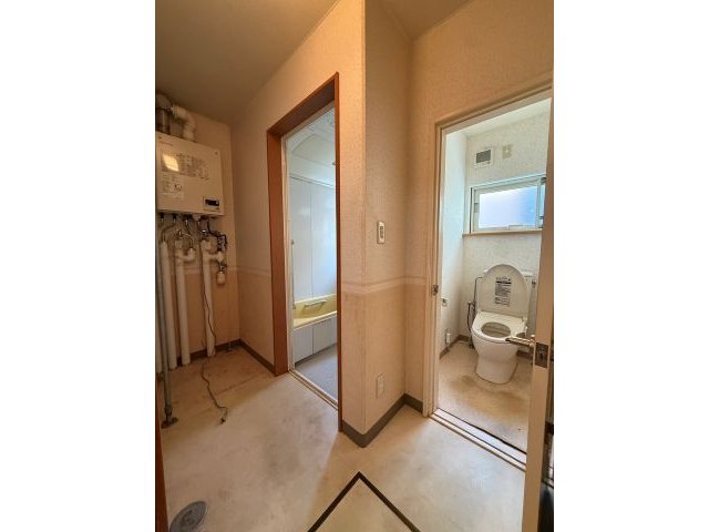 西９条南２５丁目【４ＬＤＫ中古住宅一戸建て！】 内観