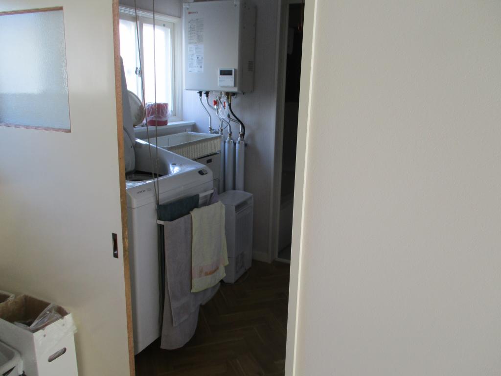 柳町北区 南西角地 1000万円 2世帯向き　 内観