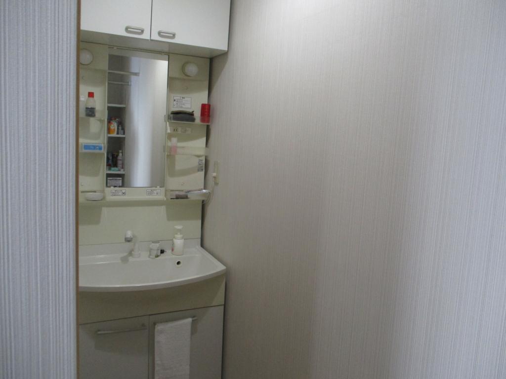 柳町北区 南西角地 1000万円 2世帯向き　 内観