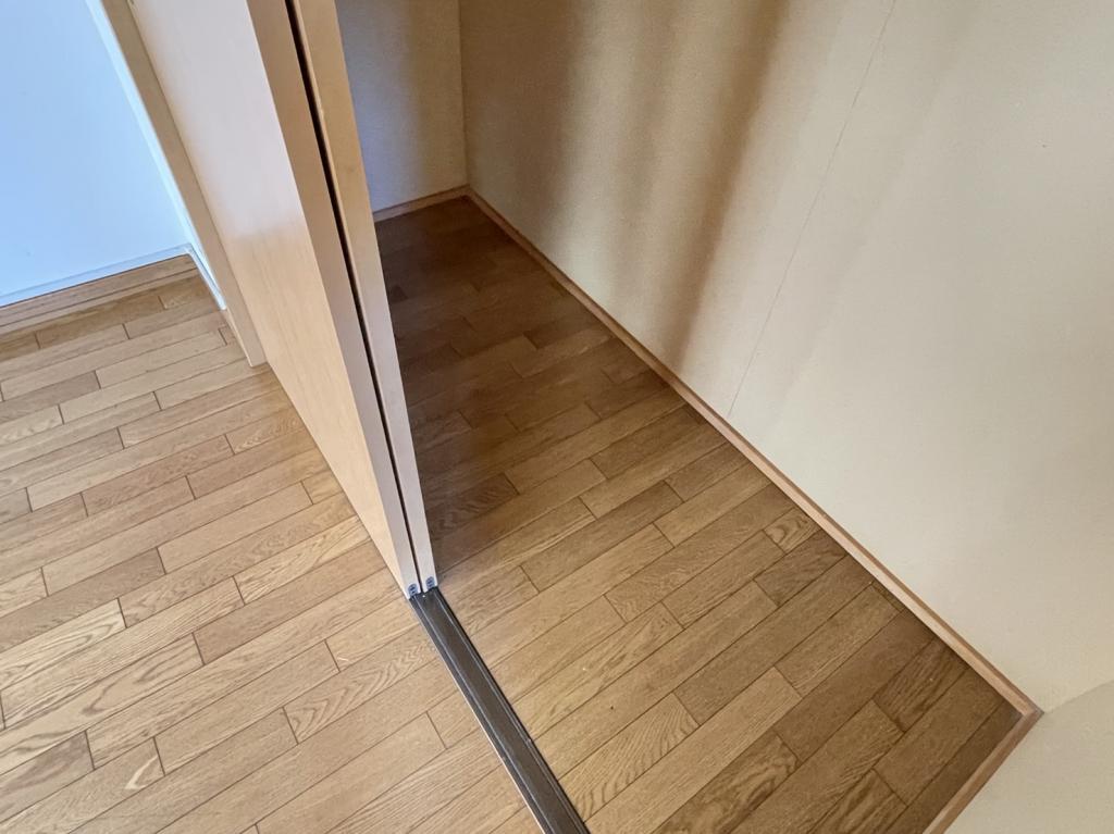 帯広市富士町【新オーナー様募集！平成１８年築５ＬＤＫ！】 内観