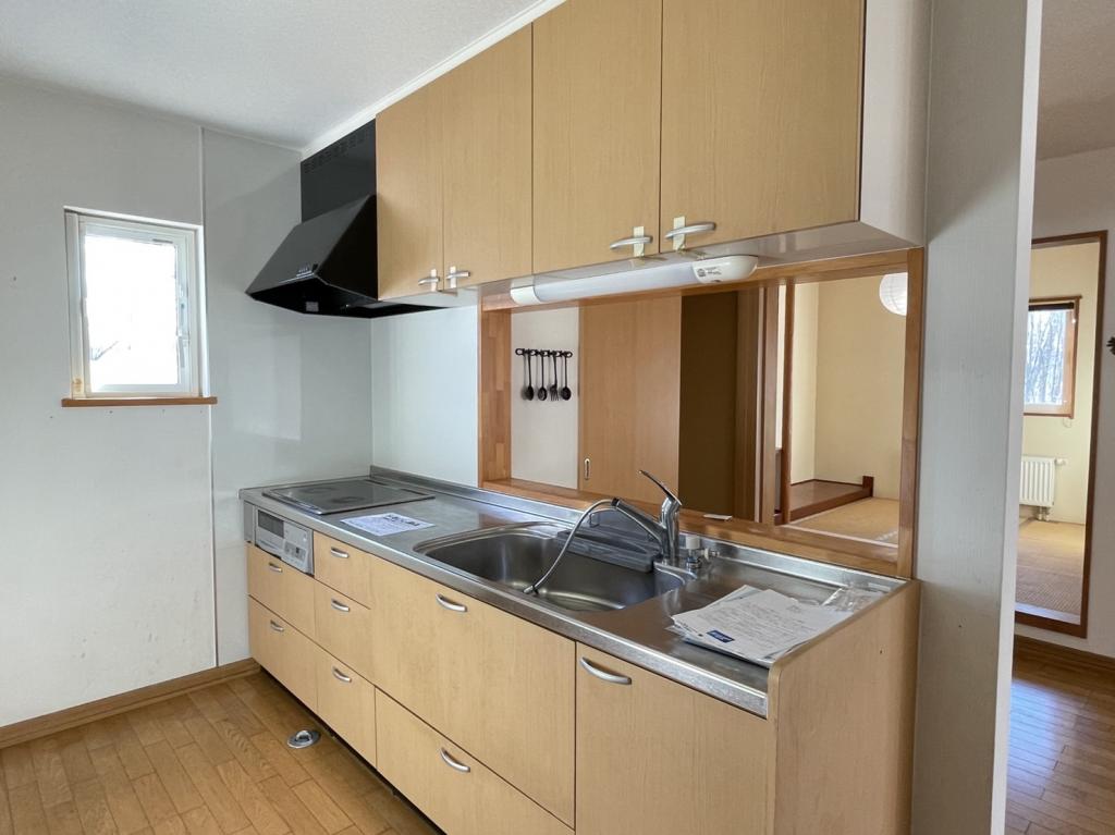 帯広市富士町【新オーナー様募集！平成１８年築５ＬＤＫ！】 内観