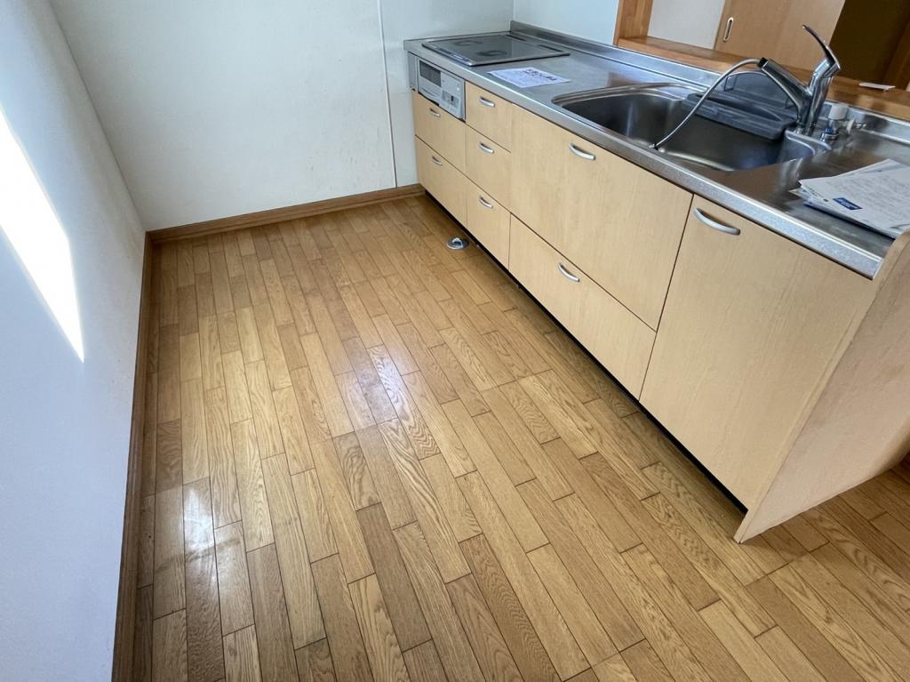 帯広市富士町【新オーナー様募集！平成１８年築５ＬＤＫ！】 内観