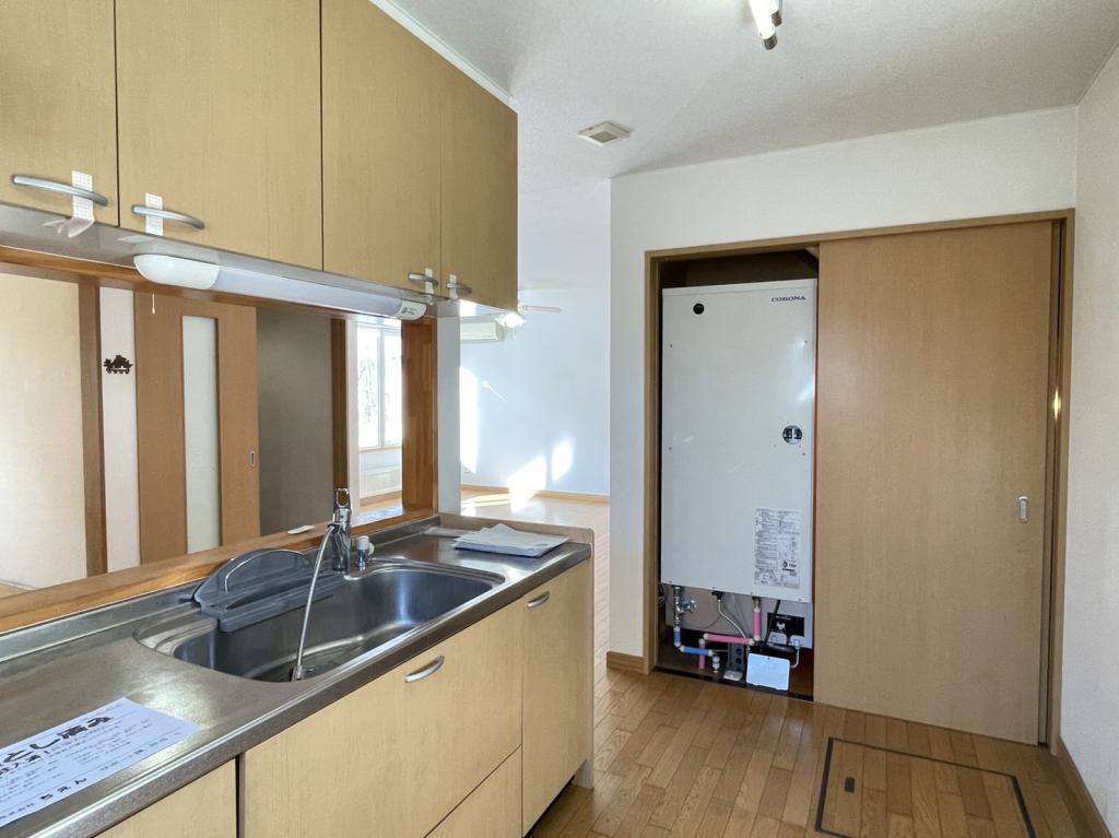 帯広市富士町【新オーナー様募集！平成１８年築５ＬＤＫ！】 内観