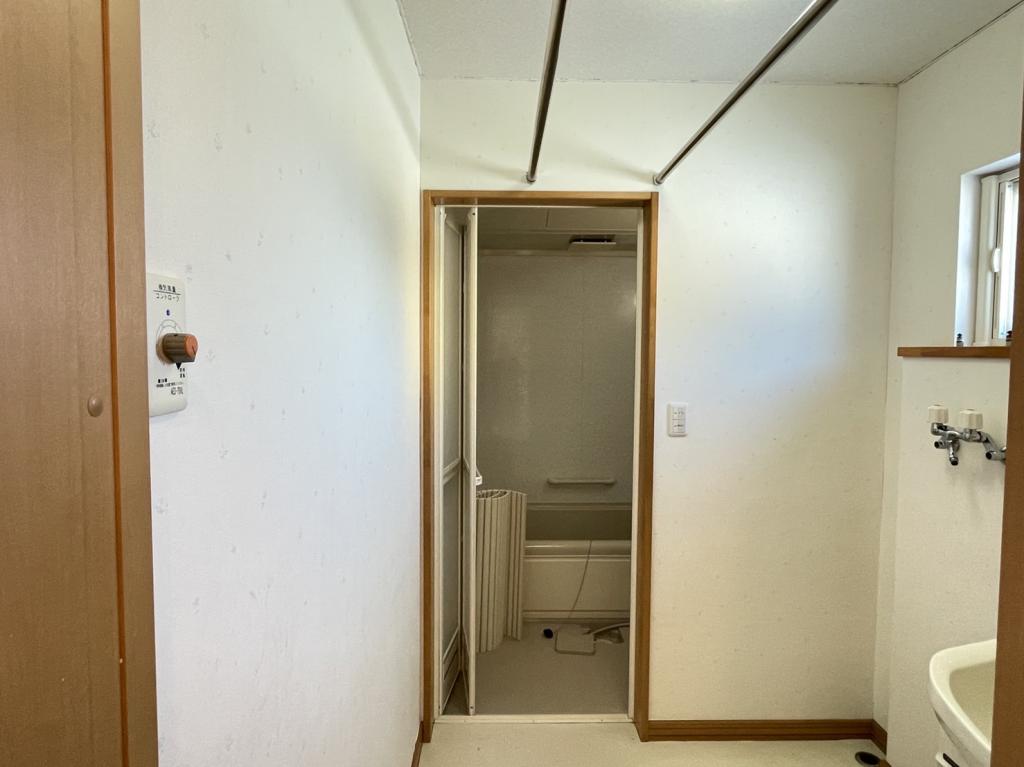 帯広市富士町【新オーナー様募集！平成１８年築５ＬＤＫ！】 内観