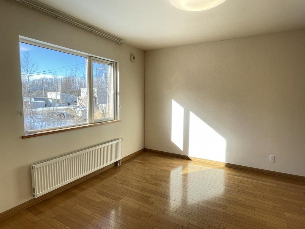 帯広市富士町【新オーナー様募集！平成１８年築５ＬＤＫ！】 内観