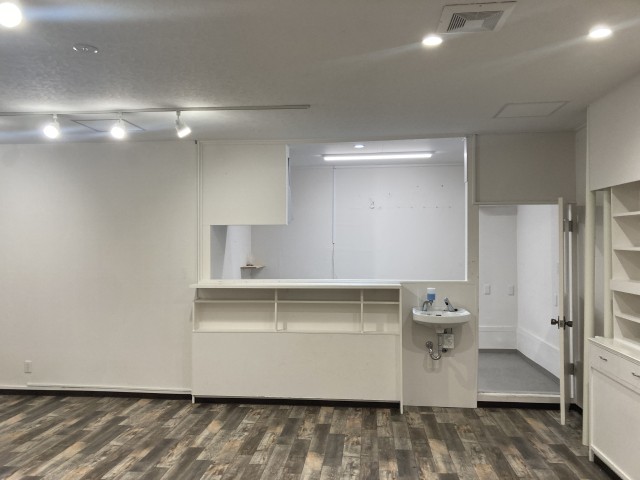 大空町１２丁目【大空通り沿いの住居兼店舗物件が登場！】  内観