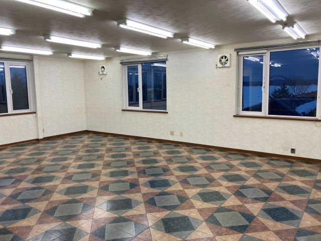 豊頃町茂岩新和町【平成９年築、建設事務所の跡地です】  内観