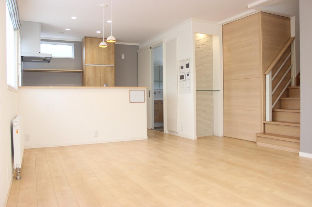 4SLDK 中古住宅 札内文京町　太陽光発電・カーポート有 内観