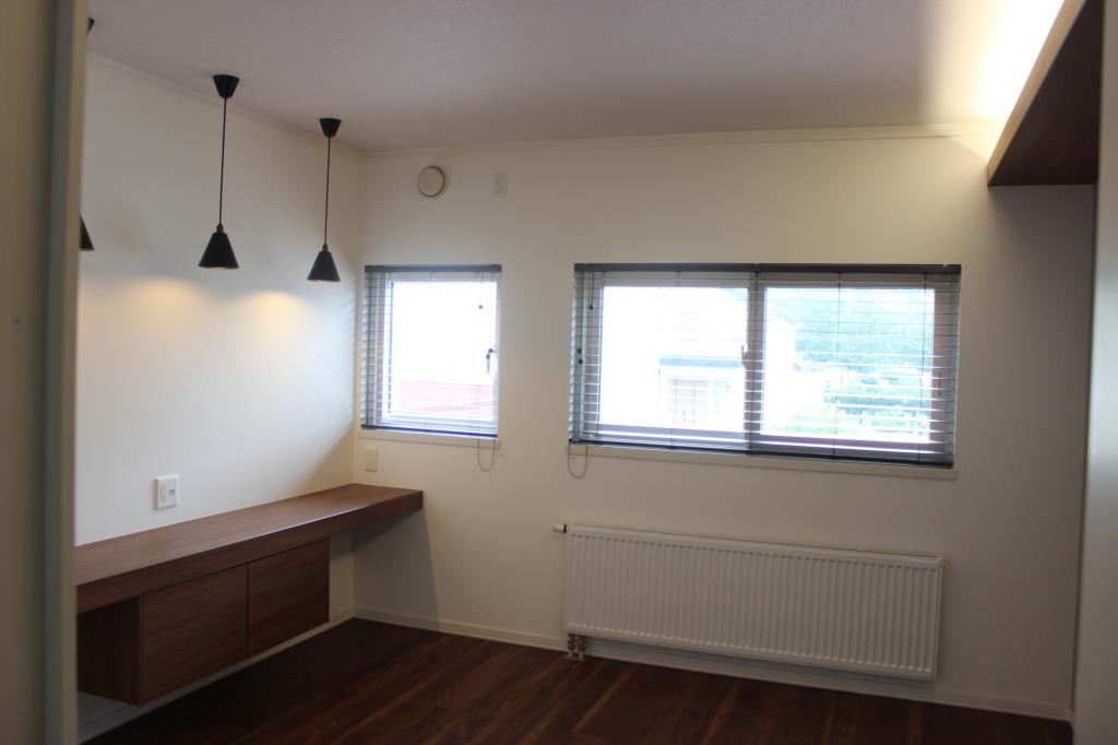 4SLDK 中古住宅 札内文京町　太陽光発電・カーポート有 内観