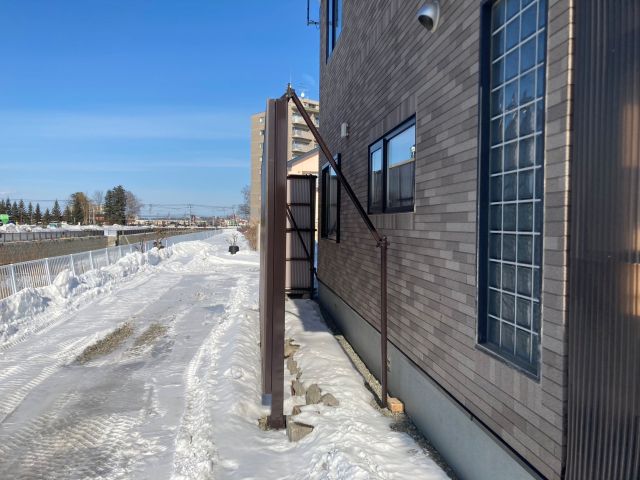 西１３条南１１丁目【吹抜けで開放的なＬＤＫ♪薪ストーブあり！】 内観