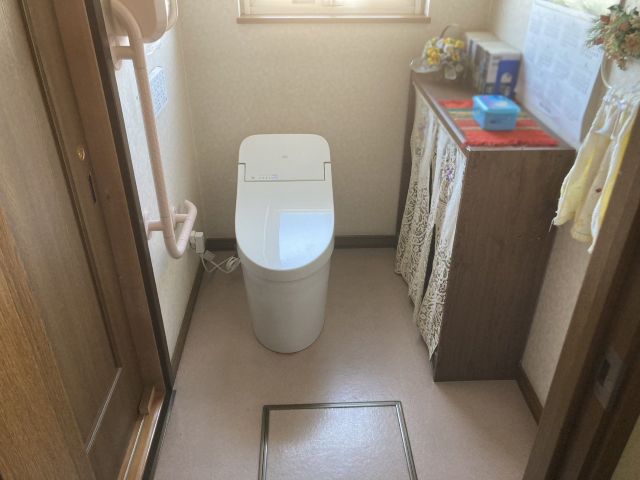 西１３条南１１丁目【吹抜けで開放的なＬＤＫ♪薪ストーブあり！】 内観