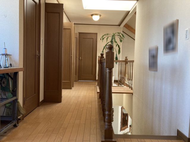 西１３条南１１丁目【吹抜けで開放的なＬＤＫ♪薪ストーブあり！】 内観