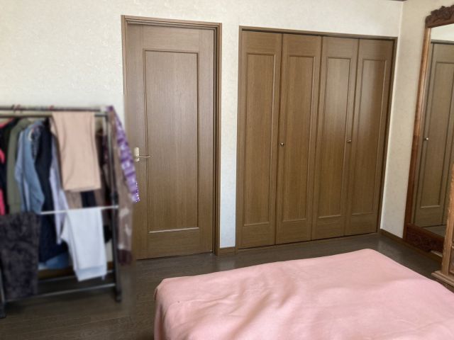 西１３条南１１丁目【吹抜けで開放的なＬＤＫ♪薪ストーブあり！】 内観