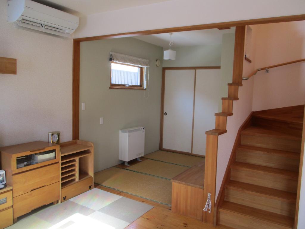 幕別町札内桂町 長期優良住宅 トリプルサッシ 築16年  内観