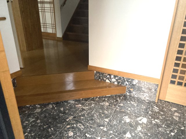 西１８条南２丁目【西エリアのセミ電化４ＬＤＫ登場！！】   内観