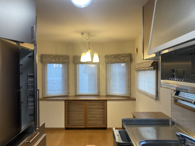 西１８条南２丁目【西エリアのセミ電化４ＬＤＫ登場！！】   内観