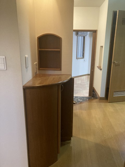 西１８条南２丁目【西エリアのセミ電化４ＬＤＫ登場！！】   内観