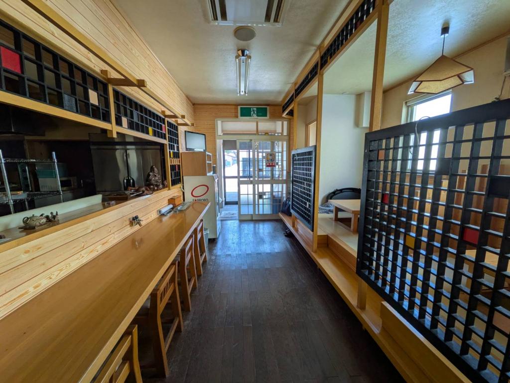 芽室町売店舗兼住宅 内観