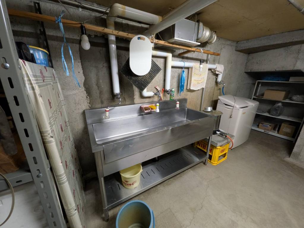 芽室町売店舗兼住宅 内観