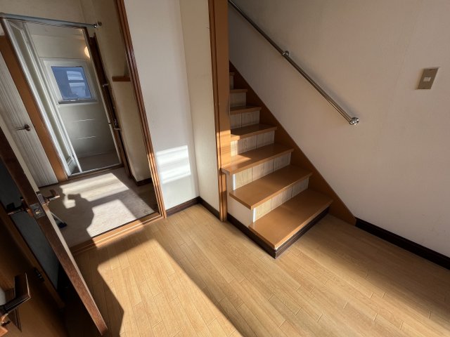 西２４条南１丁目【南道路付き！ファミリー層の多い住宅街！】 内観