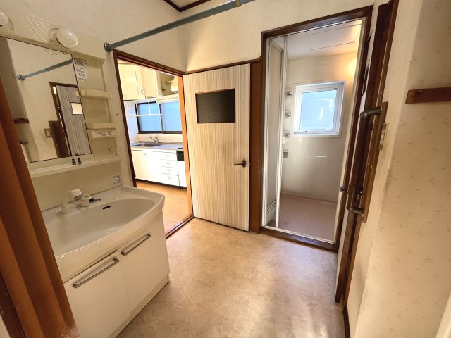 西２４条南１丁目【南道路付き！ファミリー層の多い住宅街！】 内観