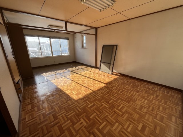 西２４条南１丁目【南道路付き！ファミリー層の多い住宅街！】 内観