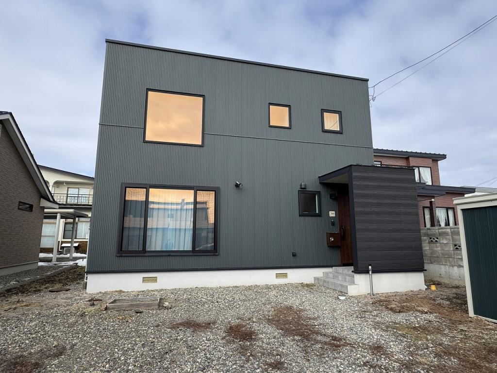 帯広市西16条北1丁目　築浅中古物件